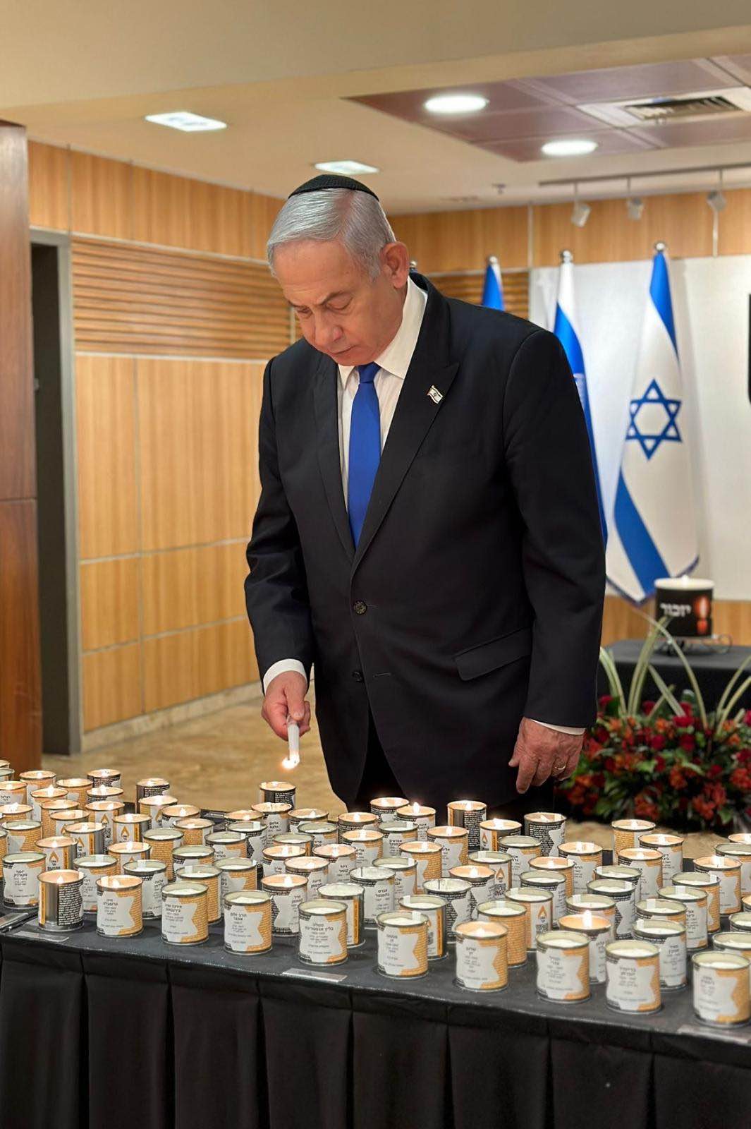 aa-20230418-30892373-30892369-israil-basbakani-netanyahu-holokost-kurbanlarini-anma-gunu-torenine-katildi-2.jpg