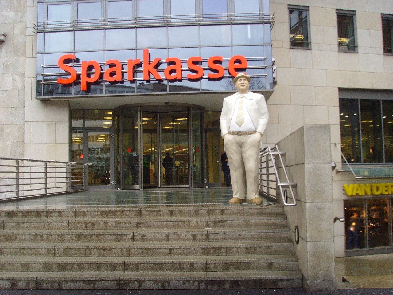 sparkasse-50118-1280-1.jpg