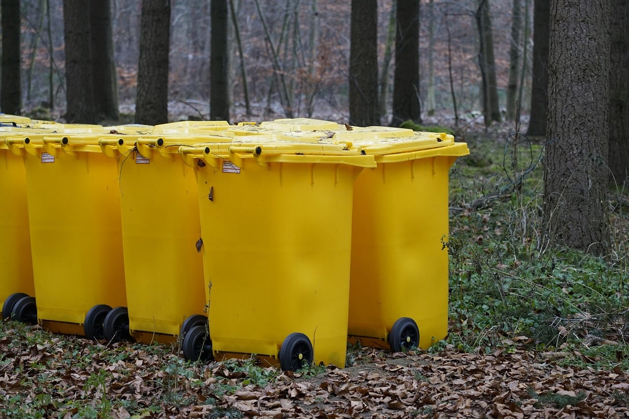 garbage-bin-6915802-1280.jpg