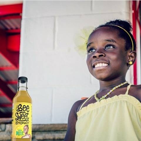 Ar� sokmas� k���k k�z� milyoner yapt�