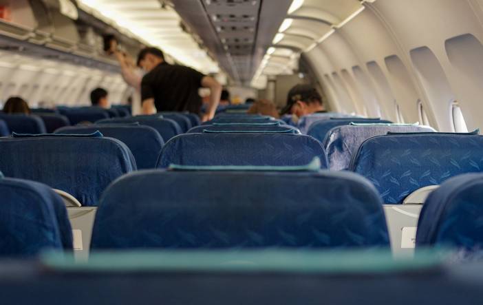 aircraft-cabin-5535467-1280-6.jpg