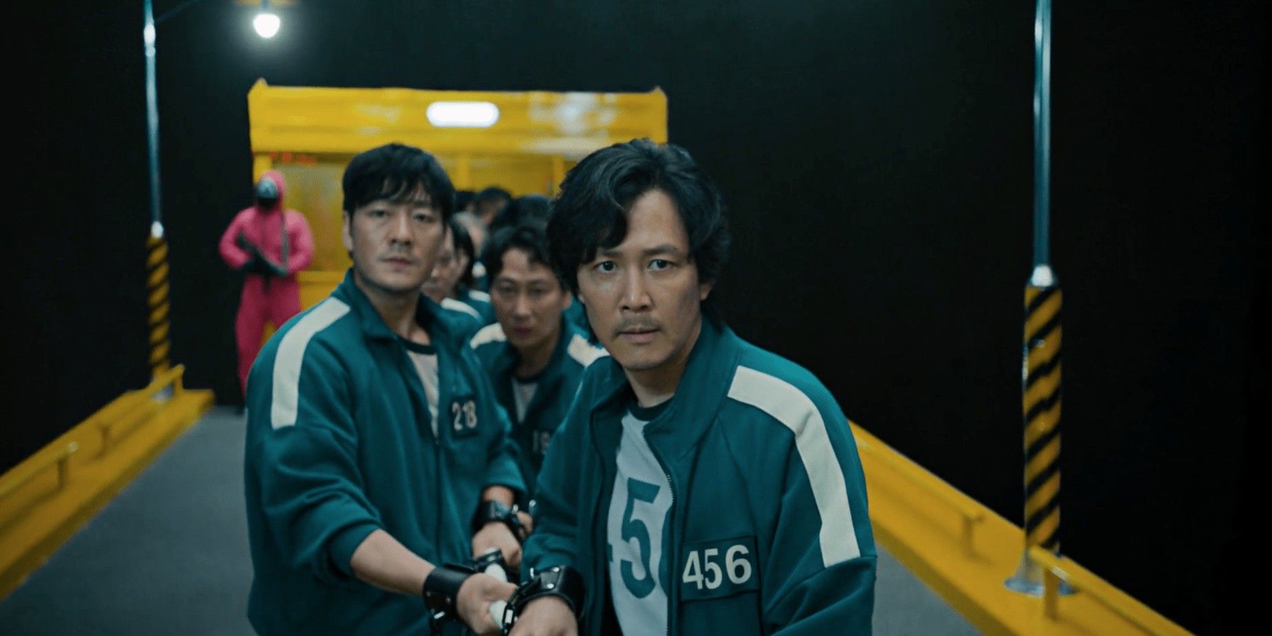 squid-game-tug-of-war-scene.jpg